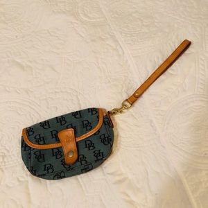 Dooney & Bourke wristlet